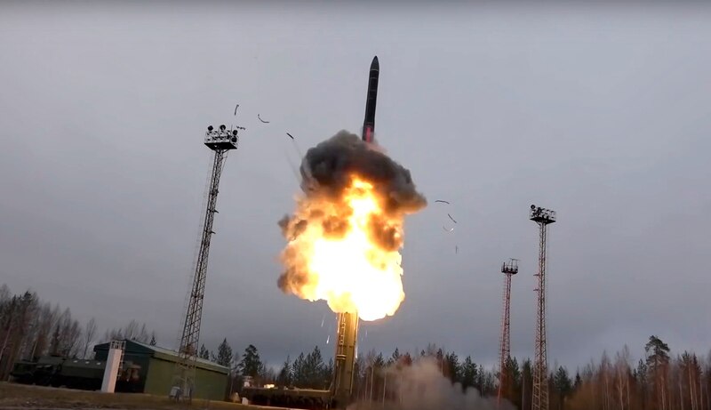 La Russie avertit qu’elle considèrera tout missile en approche comme une attaque nucléaire