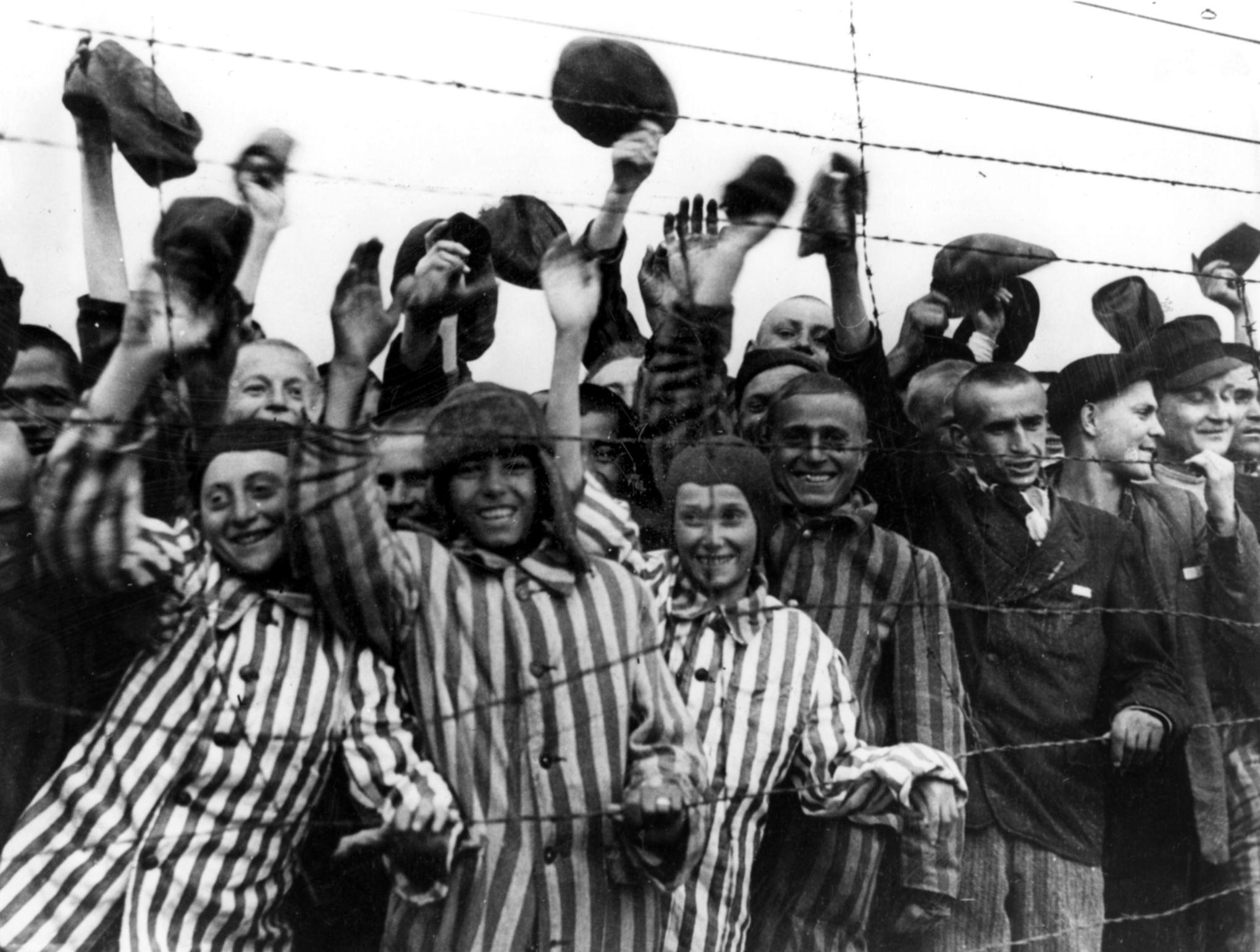 Pour commémorer la libération d’Auschwitz par l’URSS, l’Allemagne renvoie des chars contre la Russie (Norman Finkelstein)